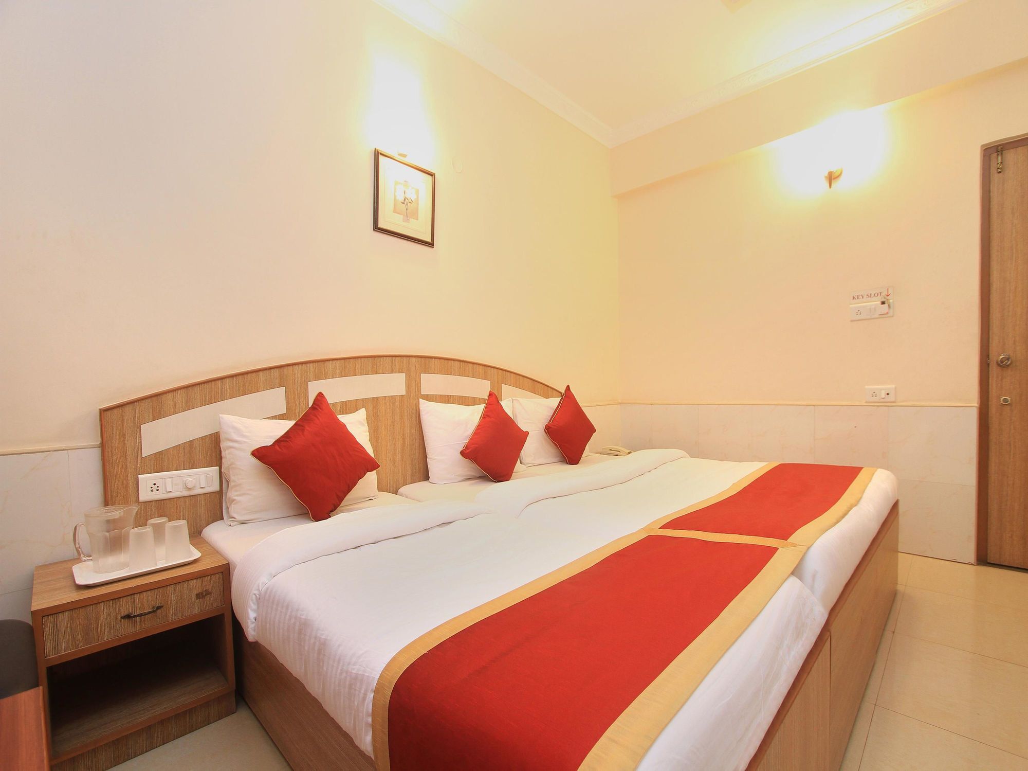 Oyo 9633 Hotel Srinidhi Residency Бангалор Экстерьер фото