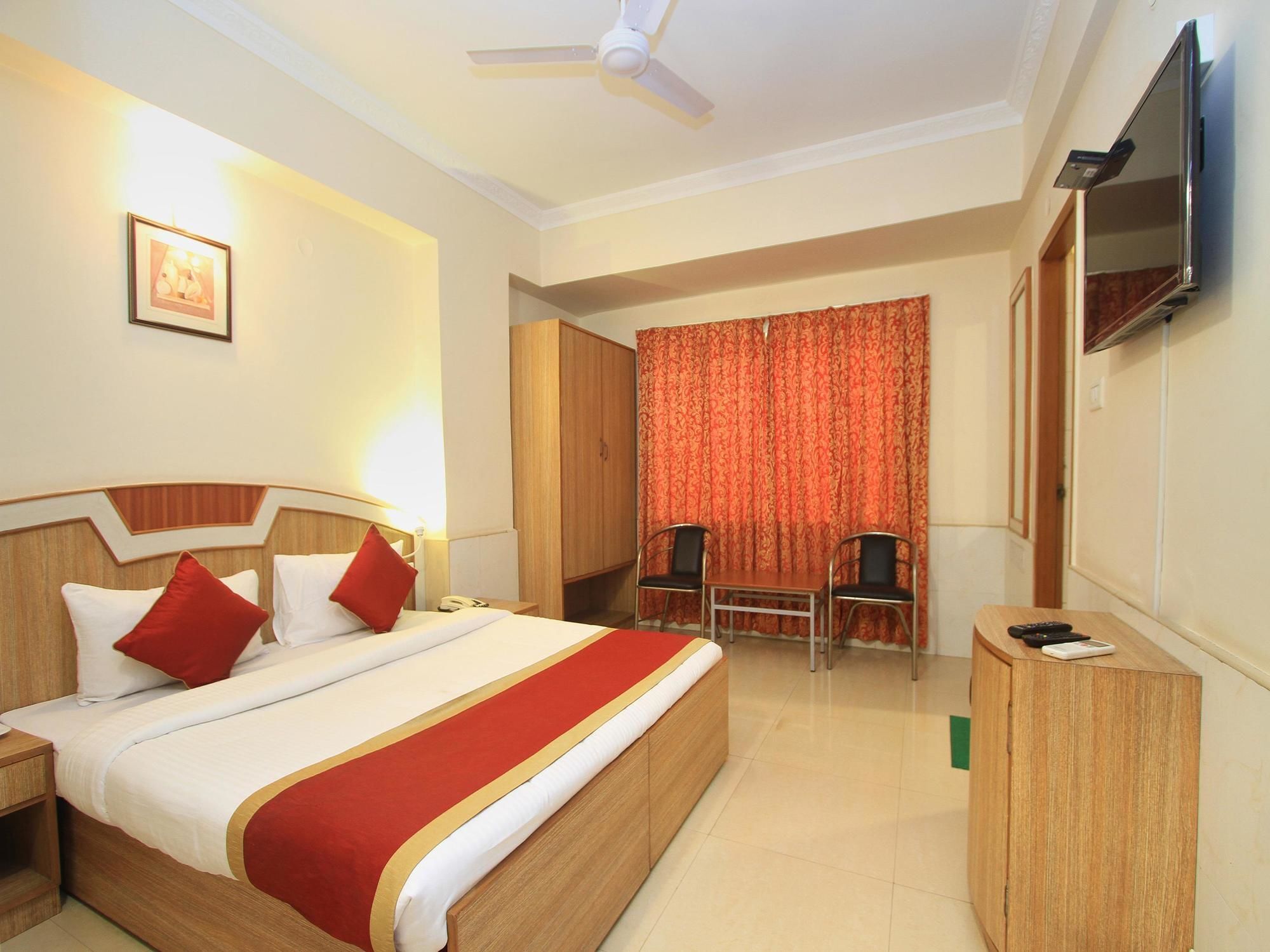 Oyo 9633 Hotel Srinidhi Residency Бангалор Экстерьер фото