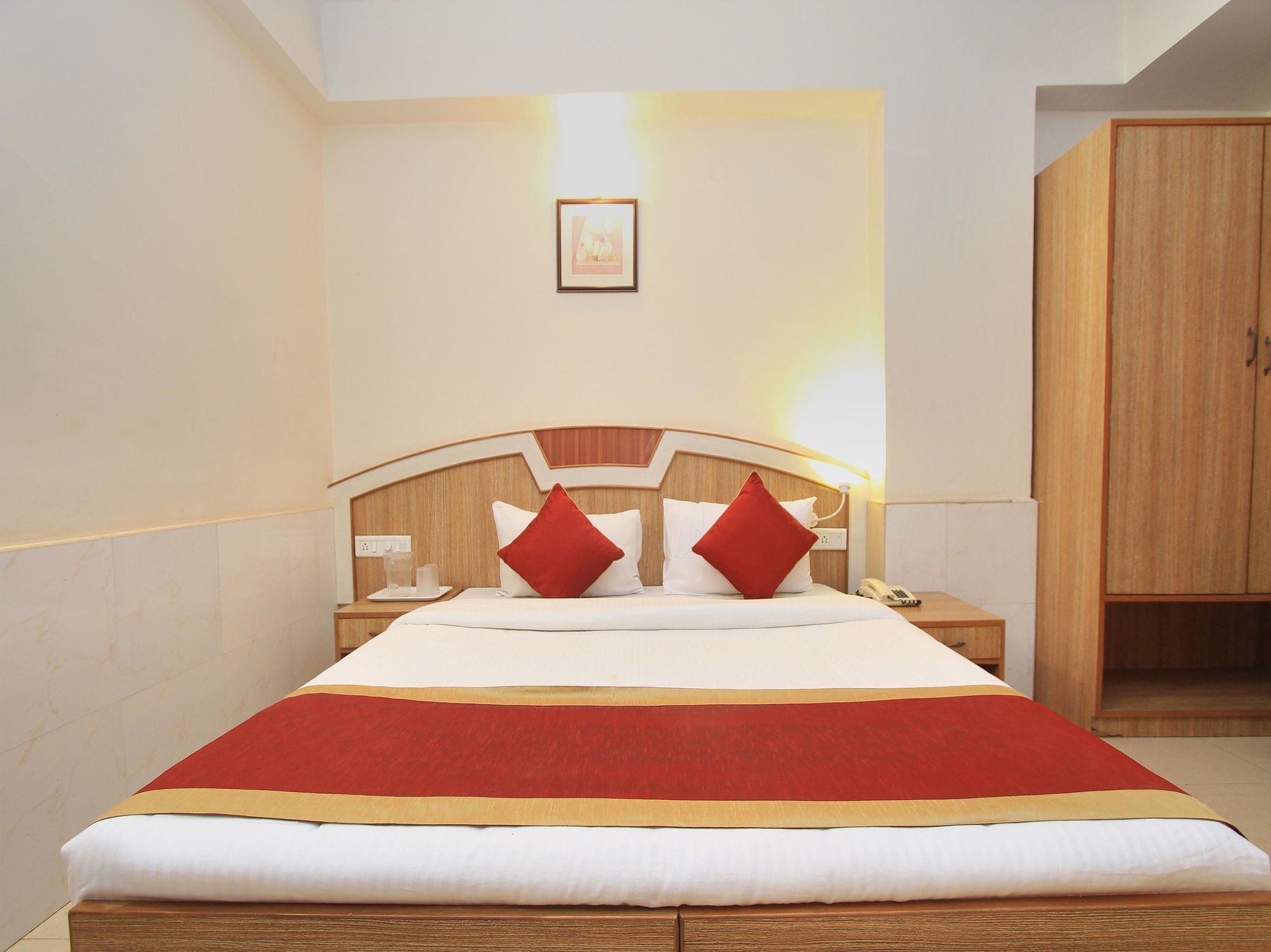 Oyo 9633 Hotel Srinidhi Residency Бангалор Экстерьер фото